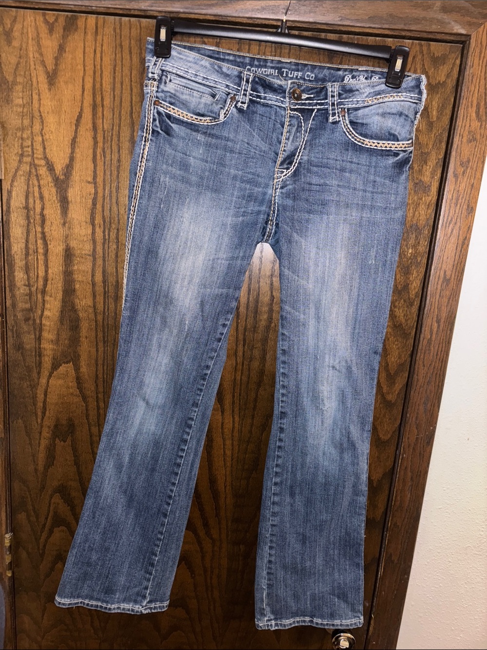 Cowgirl Tuff Don’t You Dare Fence Me In Jeans size 31x33
